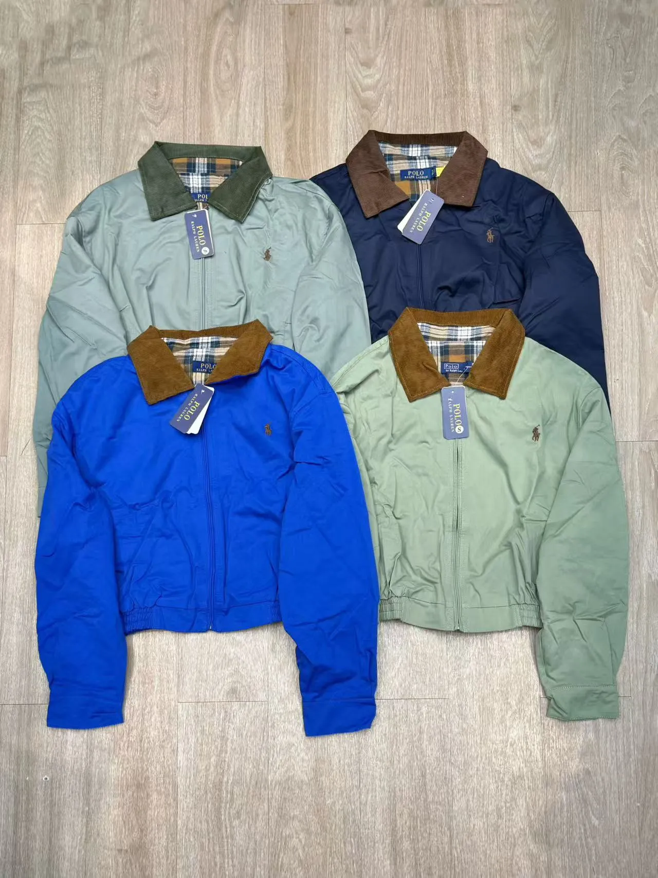 P350 Ralph Lauren American high-end brand new color-blocked jacket ✅✅✅ Ready in stock Focus on quality and feel free to compare. Welcome to compare details and prices Size: S M L XL Color: Navy blue Royal blue Green with green collar Green with coffee collar
